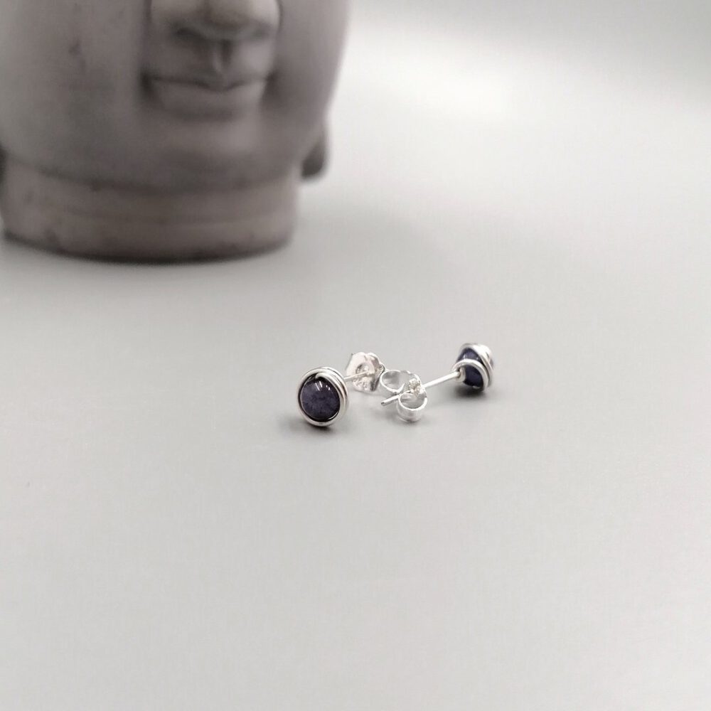 Silber Ohrstecker mit blauen Saphiren