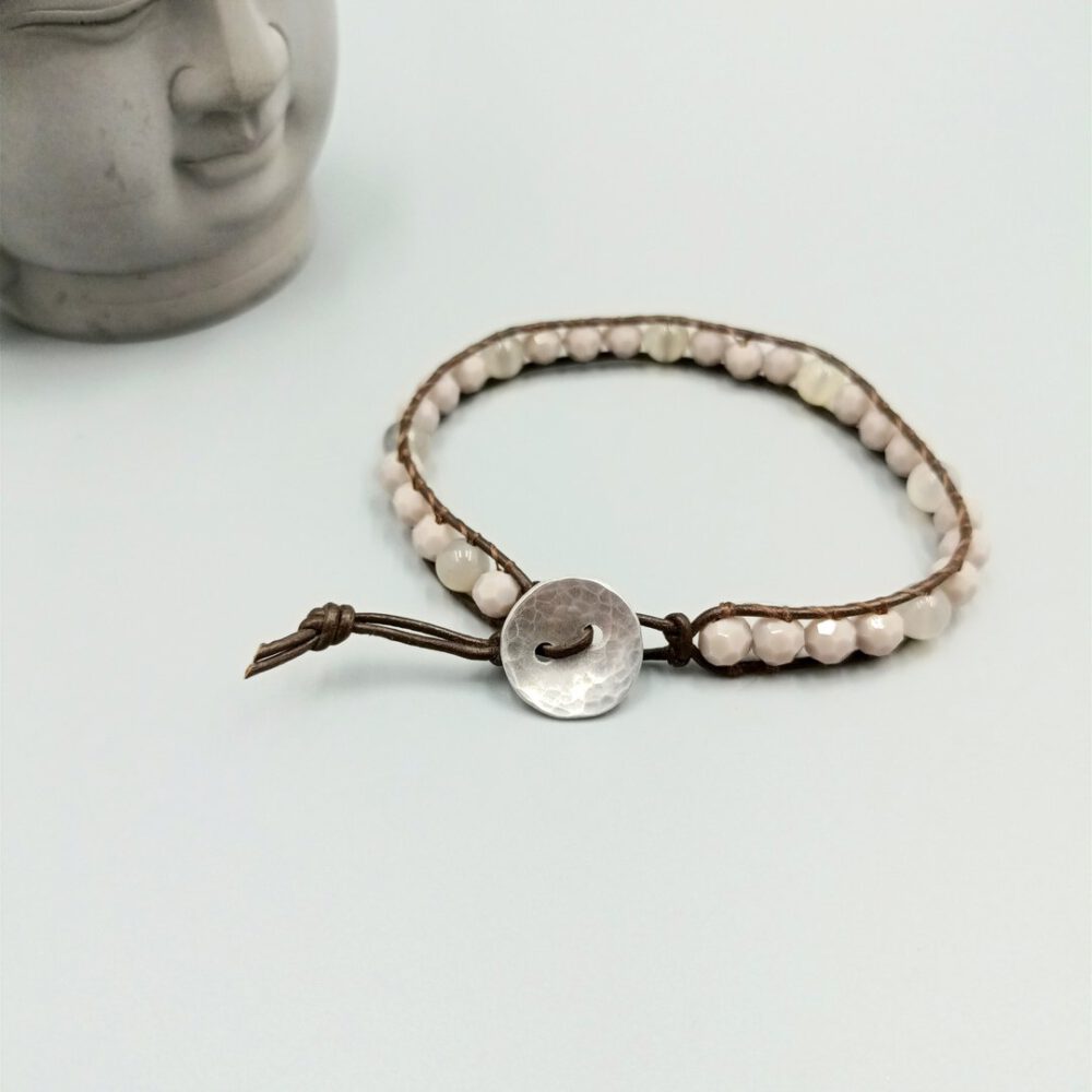 Armband als Unikat, um den Boho-Look zu betonen. Leder Armband braun mit Kristall & Achat