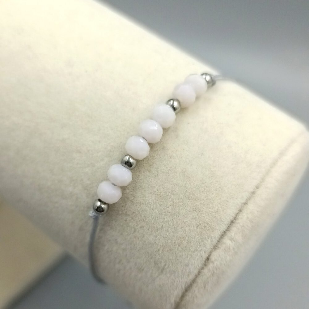 Detailaufnahme Kristallperlen Armband grau-rosa Textilarmband mit rosa Kristallperlen