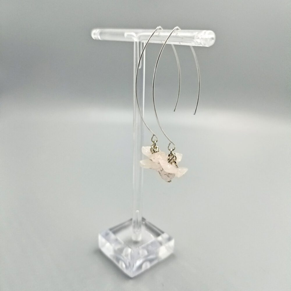 Handgefertigter Ohrschmuck mit rosa Edelsteinen Ohrhänger mit Rosenquarz – versilbert