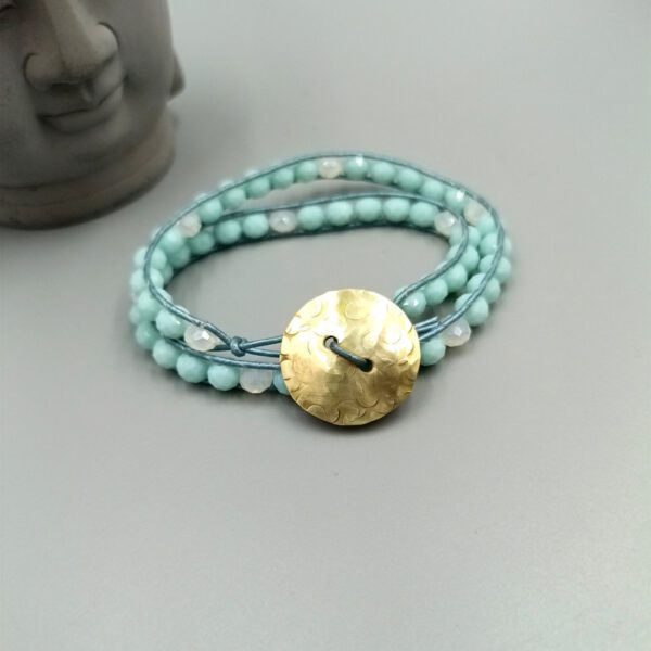 Leder Wickelarmband türkis metallic mit Kristallen Leder Wickelarmband türkis, Messingknopf