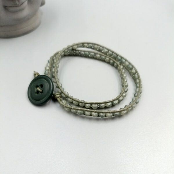 Boho Wickelarmband mit matten Kristallperlen Wickelarmband olivgrün mit Kristallperlen