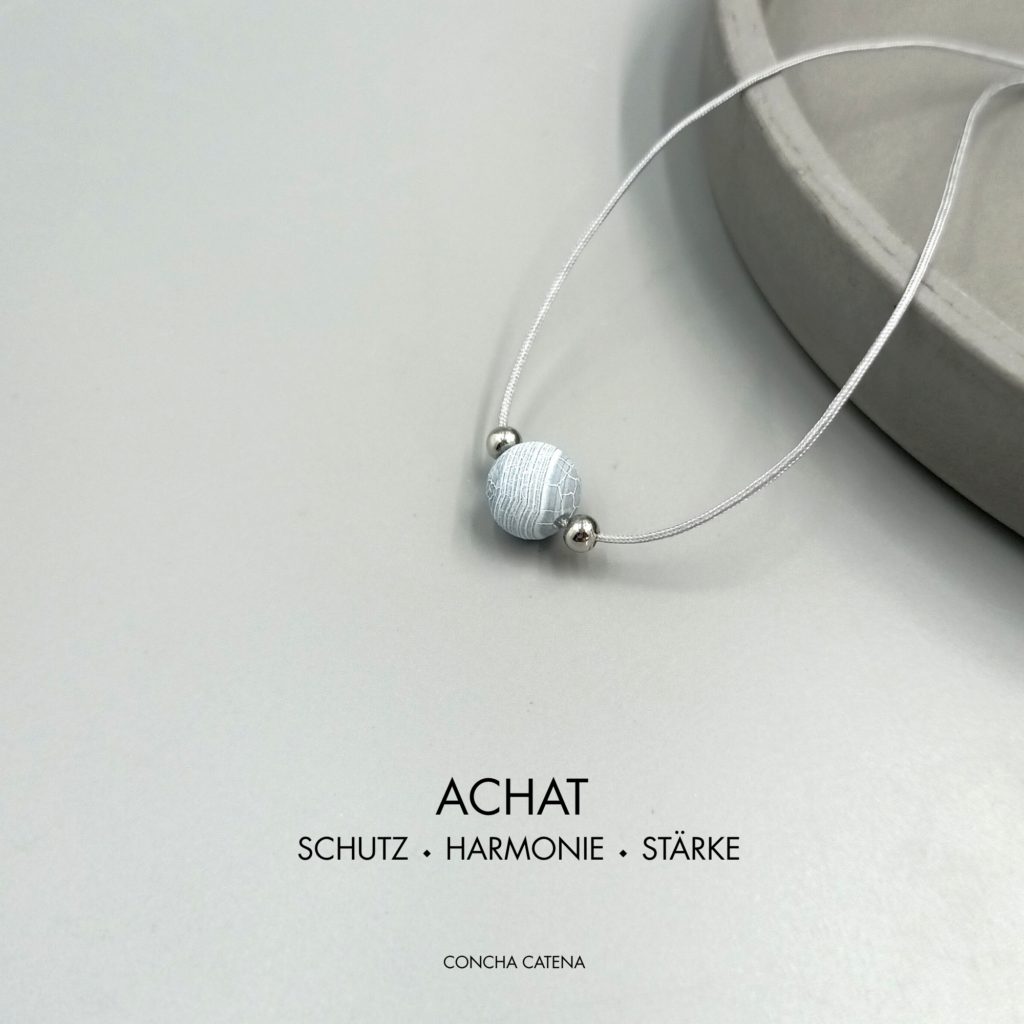 Kette mit blau-grauer Achatperle verstellbar