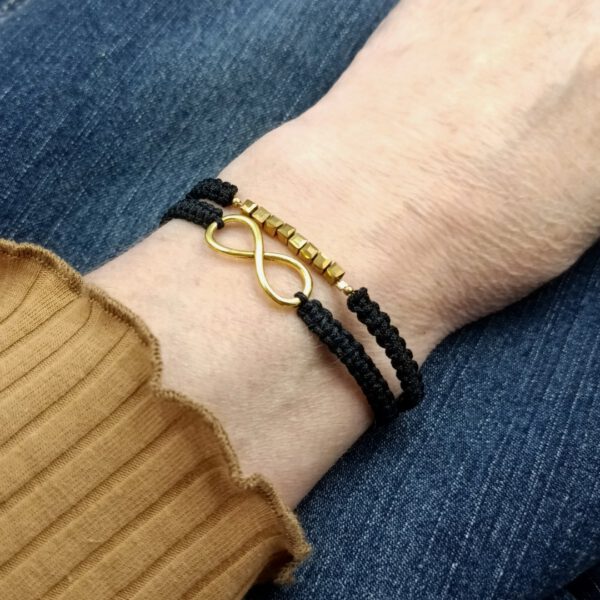 Edles Makramee Schmuckstück in Schwarz und Gold Armband schwarz gold mit Kristallperlen