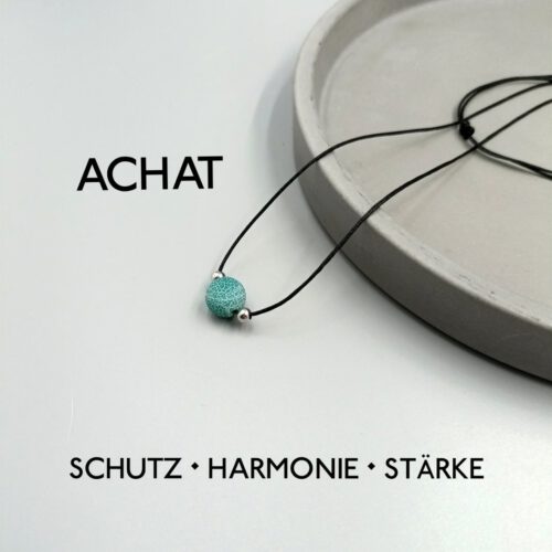 Kette mit matt grüner Achatperle, verstellbar