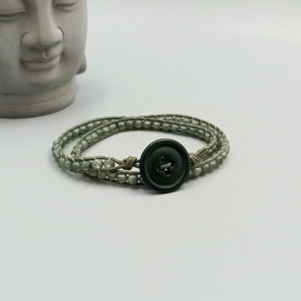 Leder Wickelarmband olivgrün mit Kristallperlen Wickelarmband olivgrün mit Kristallperlen