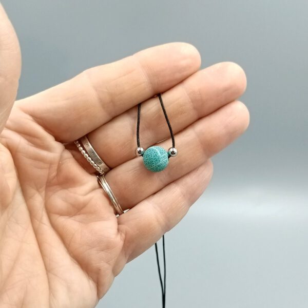 Kette mit matt grüner Achatperle, verstellbar