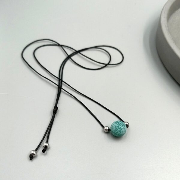 Kette mit matt grüner Achatperle, verstellbar