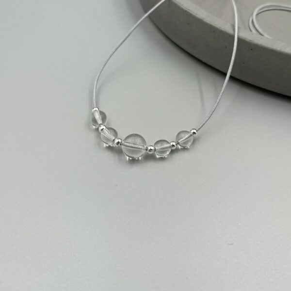 Zarte Bergkristall Kette mit Edelstahlperlen