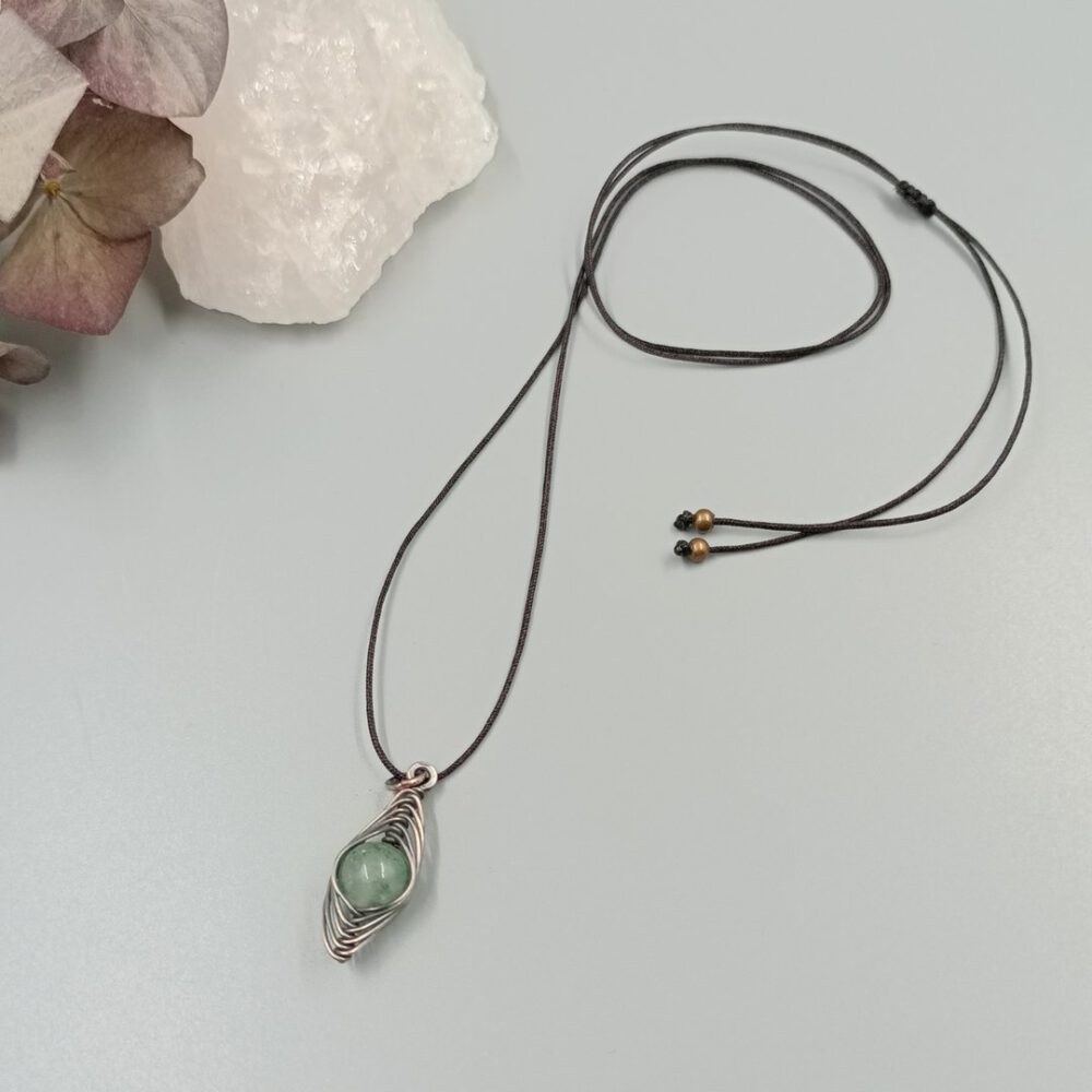 Zarter brauner Nylonfaden mit Aventurinperle Aventurin-Herringbone Kette handgefertigt