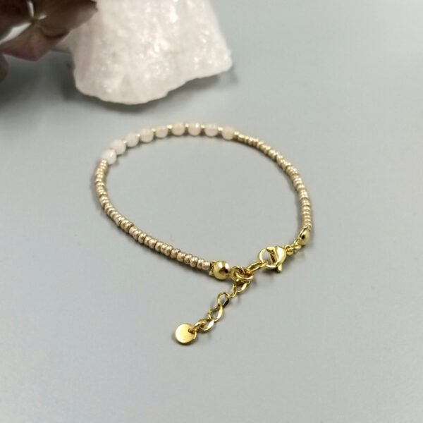 Zartes Rosenquarzarmband mit goldenem Verschluss Rosenquarz Armband mit Rocailles