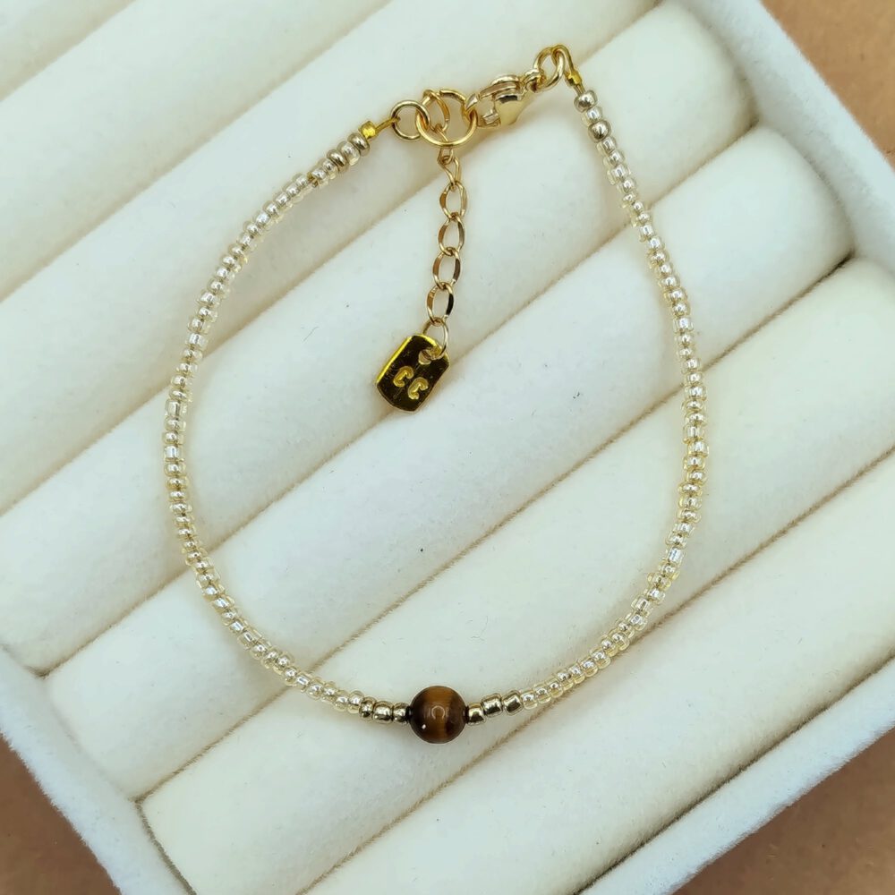 Goldenes Rocailles-Armband mit Tigerauge