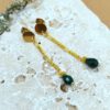 Ketten-Ohrstecker Gold mit grünem Tropfen